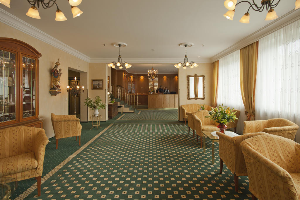Hotel Mayer Germering Zewnętrze zdjęcie